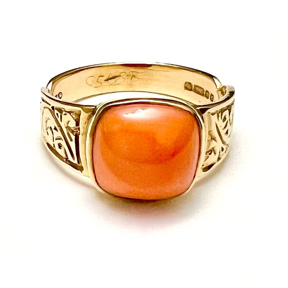 Jewelry - 9k Gold Vintage Coral Ring
